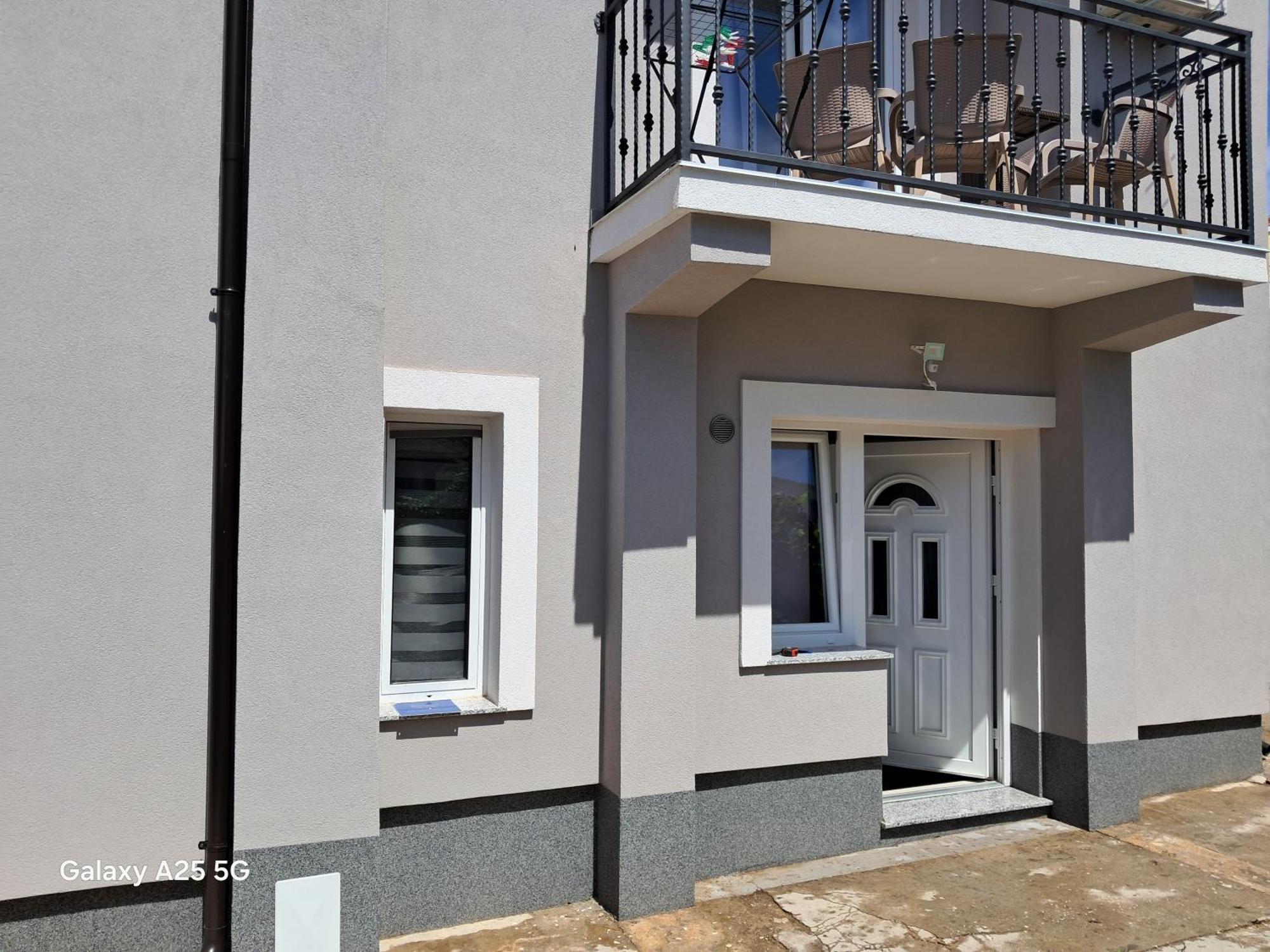Apartments Tonci Tribalj Exterior foto