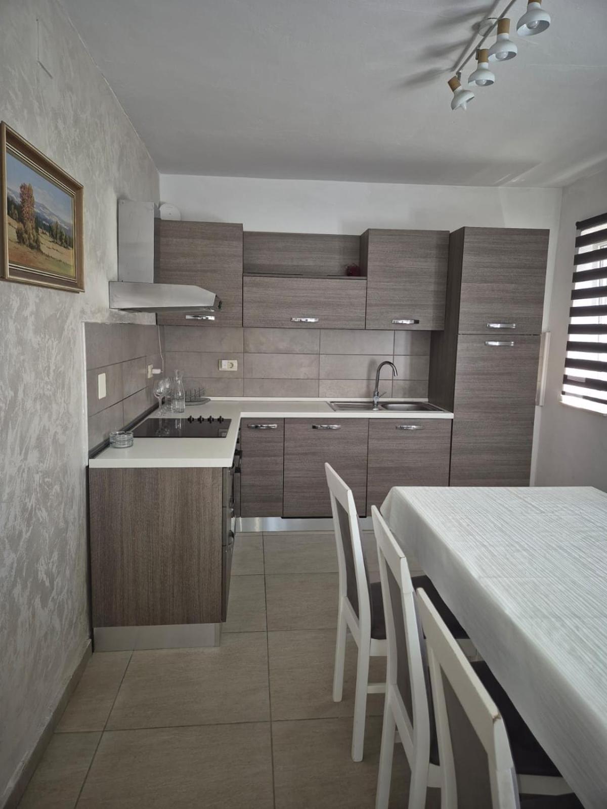 Apartments Tonci Tribalj Exterior foto